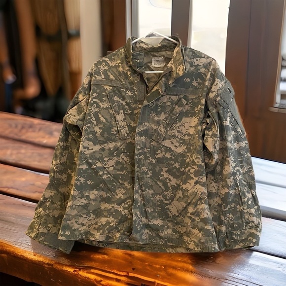 Retired Army Military Jacket - Picture 1 of 3